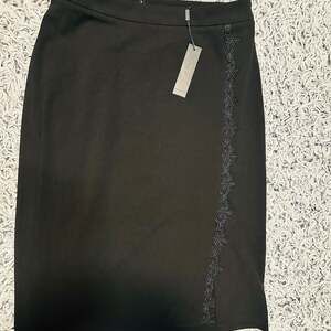 Tahari Black Pencil Skirt Size 4